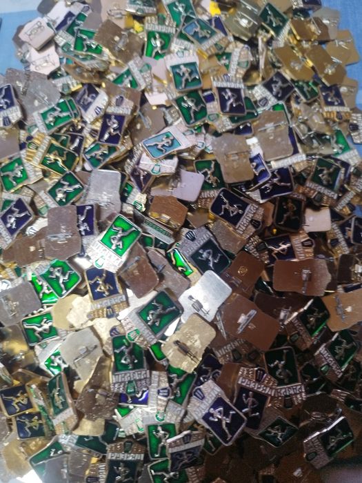 Продам значки СССР