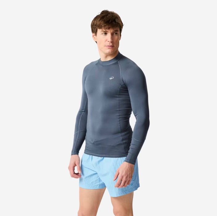 Гидрофутболки для плавания от французкого бренда decathlon декатлон