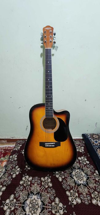 Gitara sotiladi karavan 1mln200 kelishamiz