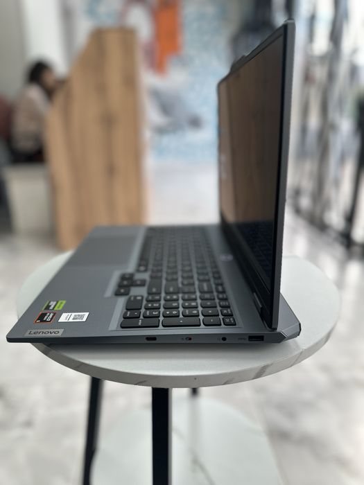 Ноутбук Lenovo