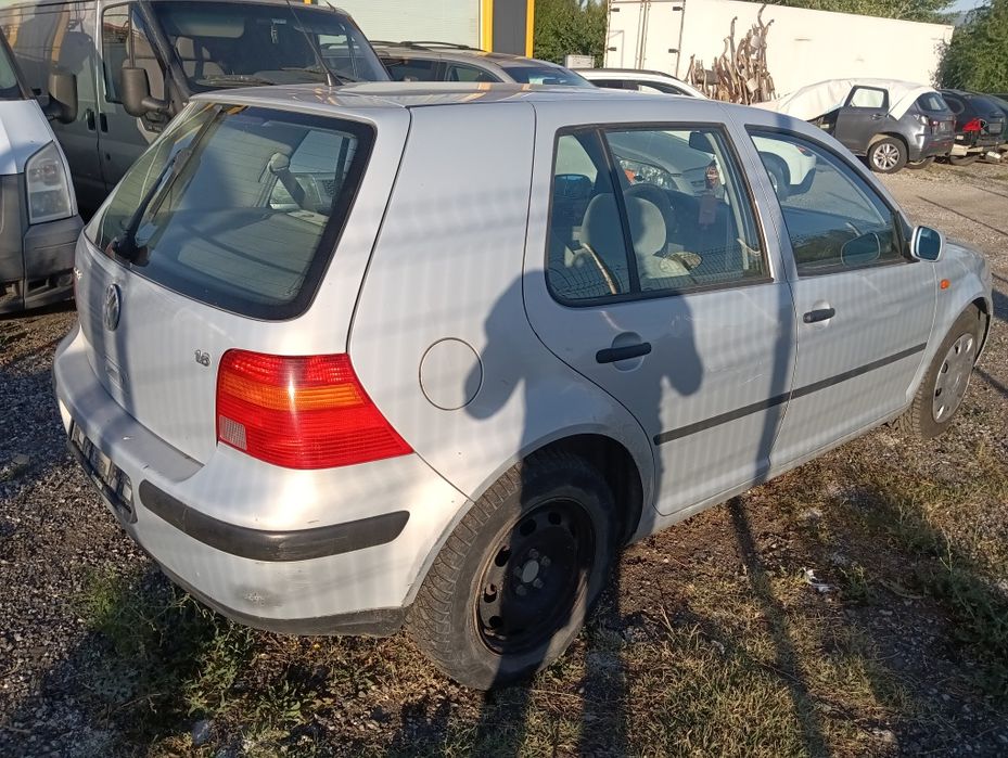 Голф 4 1.6 с газ на части