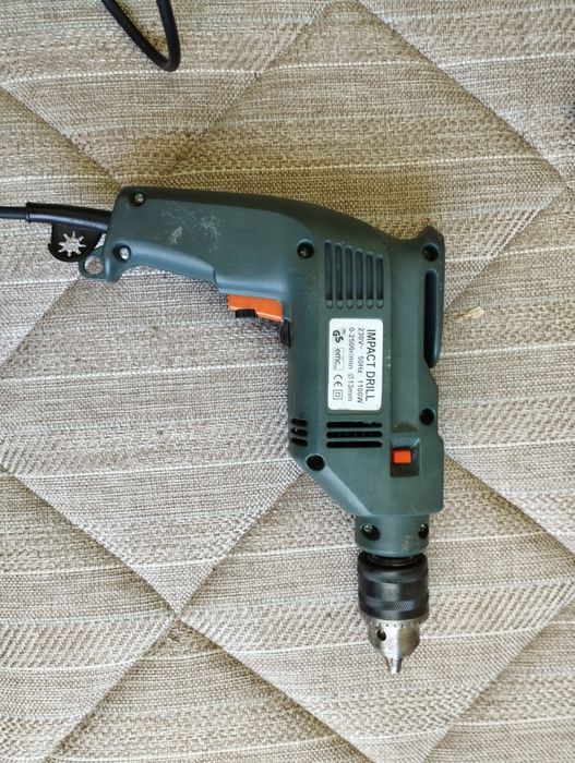 Электролобзик и перфоратор