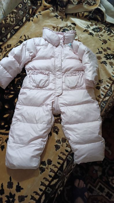Продам детские комбинезоны.