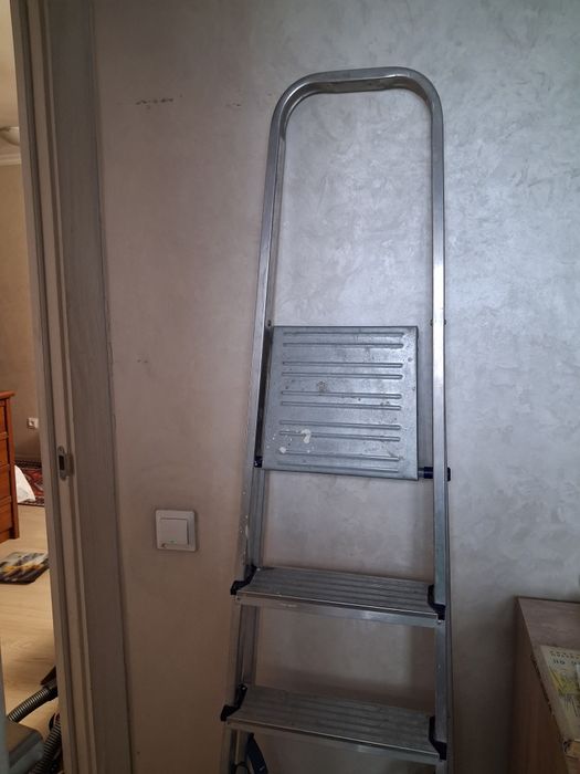 Стремянка строительная