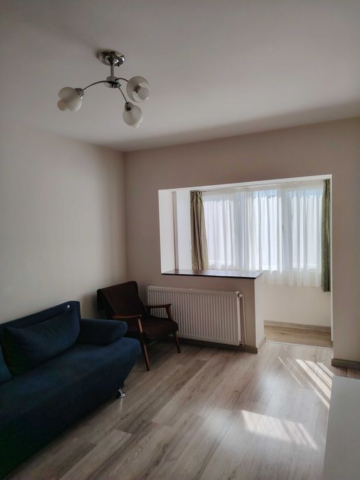 Închiriez garsonieră