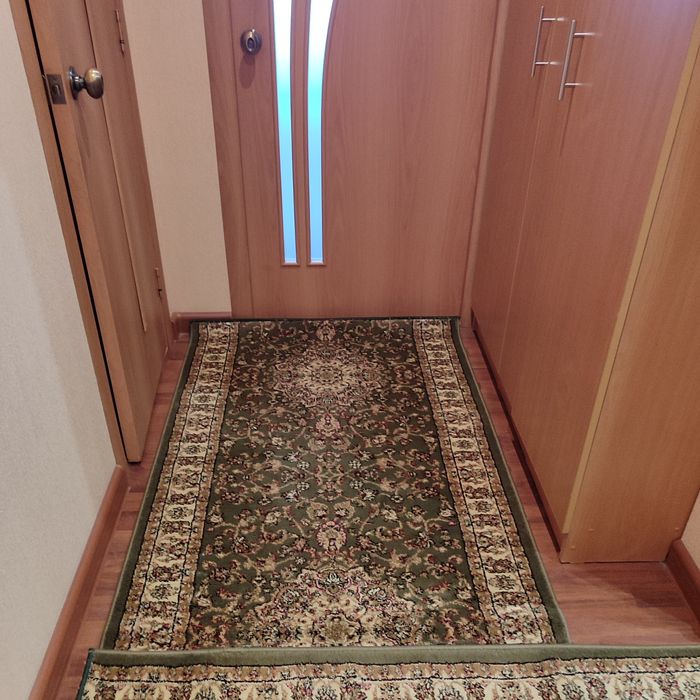 Продам ковровую дорожку,полушерстянную.