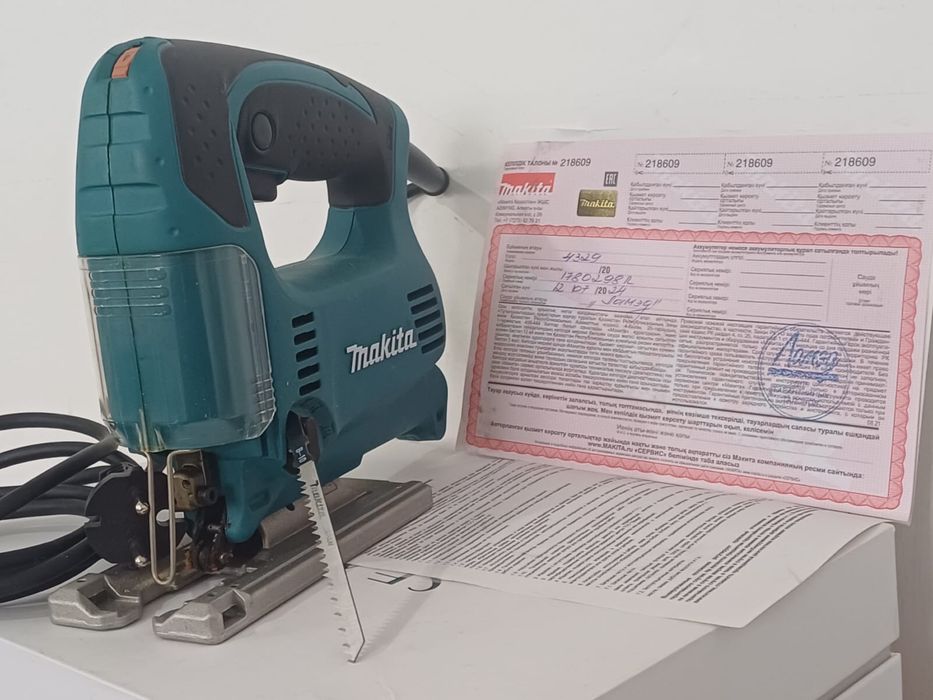 Лобзик Makita 4329