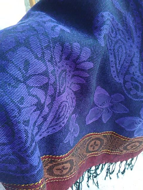 30% Silk/ коприна/ 70% кашмирска вълна/ Pashmina/