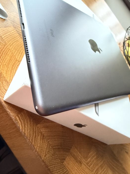Apple iPad 9th Gen 64GB