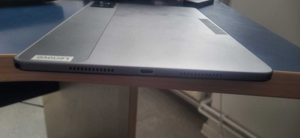 Vand Tableta Lenovo M11 GSM, Stylus, husa Tech Protect