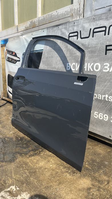 2 задна дясна, 3 предна дясна и 2 предна лява врата VW Golf 8 2019-