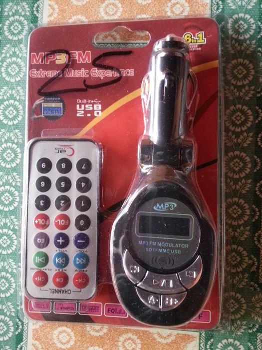 Modulator /Mp3 auto cu telecomanda si ecran LCD, USB si CARD