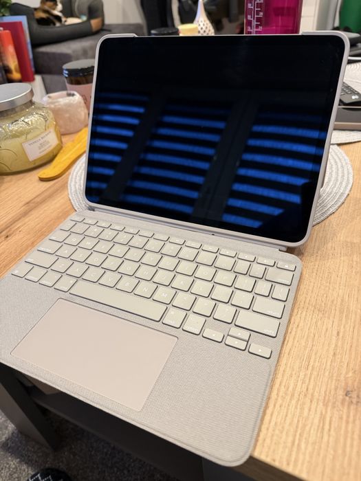 Ipad Pro 11 M1 3rd Generation + Logitec Combo Touch + Apple Pencil