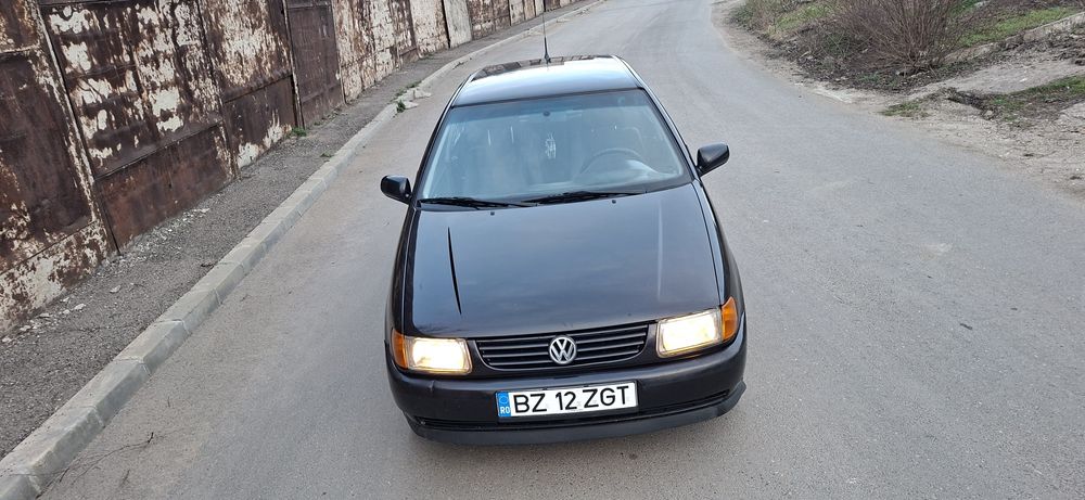 Vand sau schimb vw polo 1.1 benzina