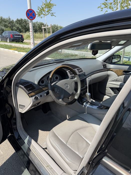 Mercedes Benz E500 V8