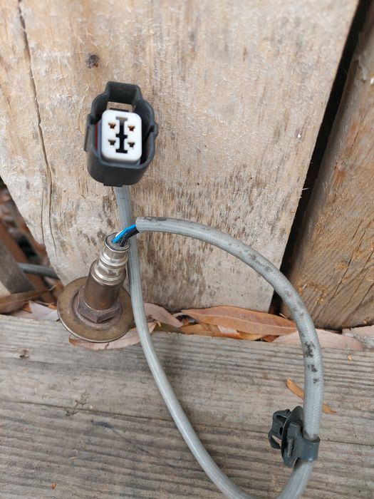 Датчик  кислорода  на Subaru   BR .