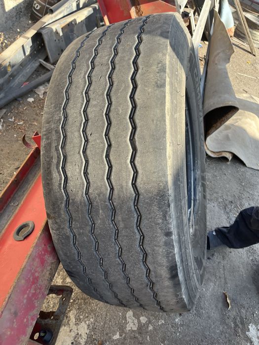 Продам балоны прицепные и ведущий