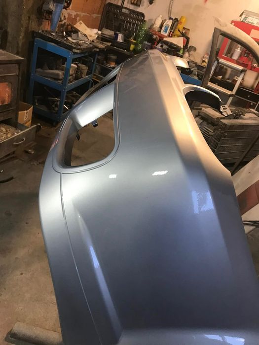 Продавам предна броня r32 броня за голф 4