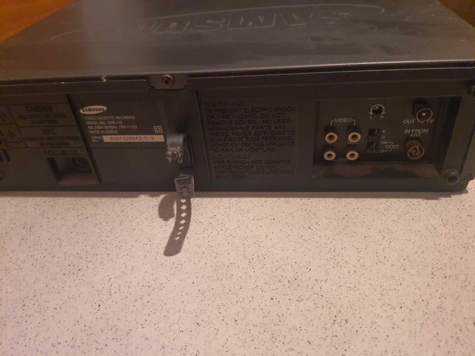 Продам  видеомагнитофон Samsung