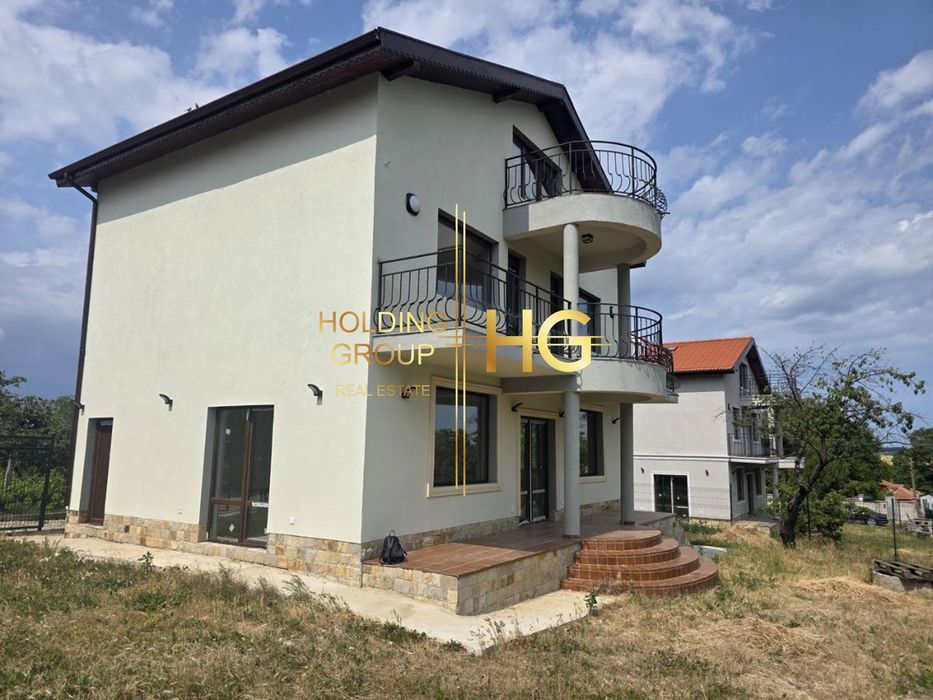 Къща в Варна, област-с.Равна гора площ 245 цена 179000