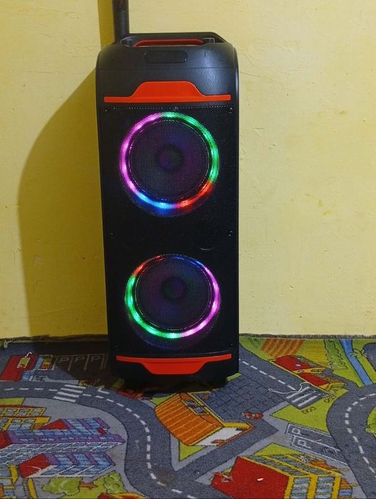 Vând boxa portabila pentru petreceri