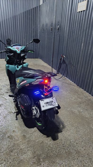 Продаётся скутер Honda Click 175