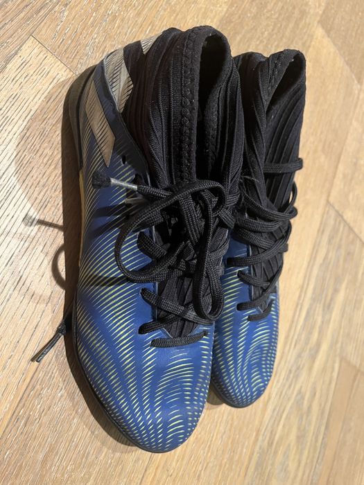 Футбольные бутсы Predator