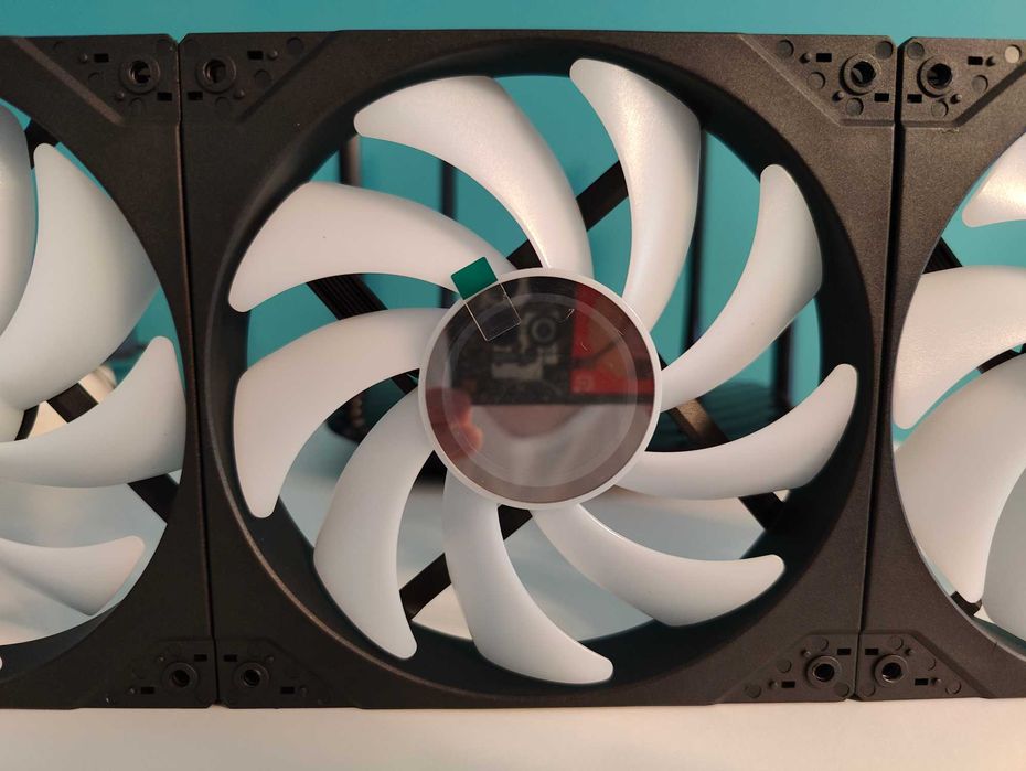 Ventilatoare NOI PHANTEKS M25 Gen2 PWM D-RGB 140mm PH-F140M25_G2_DBK01