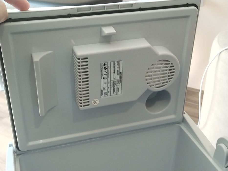 Ел.  хладилна чанта MOBICOOL 25 литра 12 и 220 волта