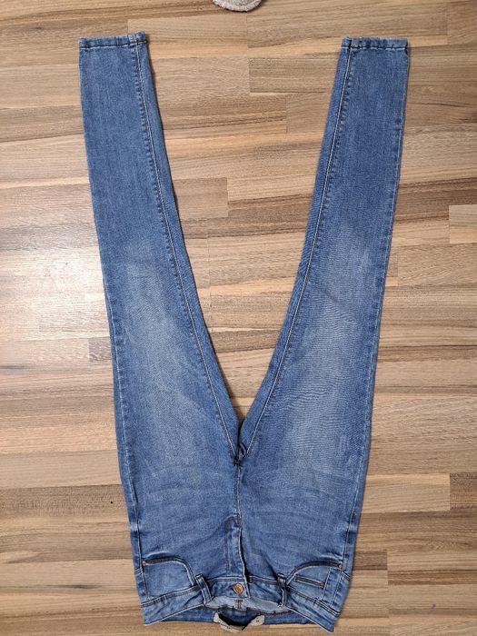 Blugi cu talie înaltă, skinny, mărime 38.