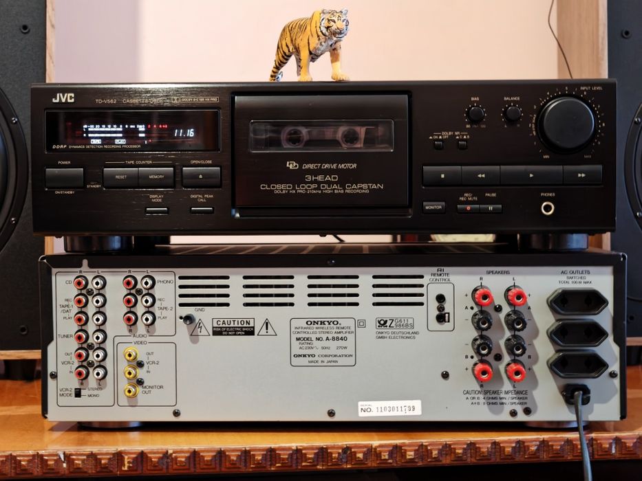 Jvc TD-V562. 3 Head DDD Direct Drive. Deck top, Japan. Preț fix !