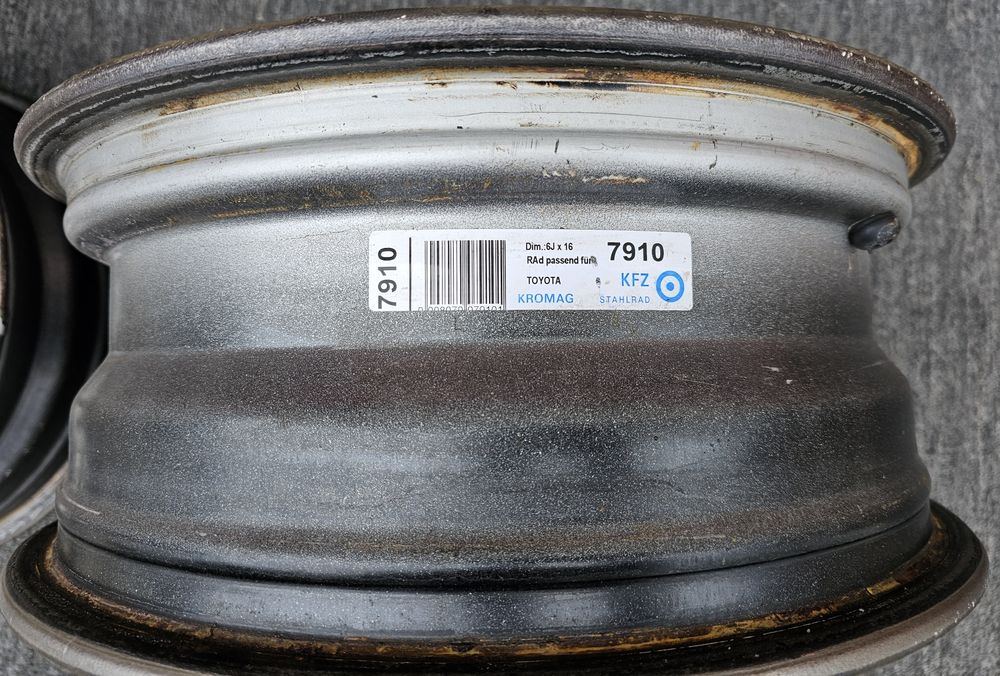 AnvelopeIarna/CauciucuriIarna 195-55-16''M+S-JanteTabla16''5x100Toyota