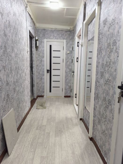 РИЭЛТОР. Продам 1/1/2  Спутник -8. С ремонтом.