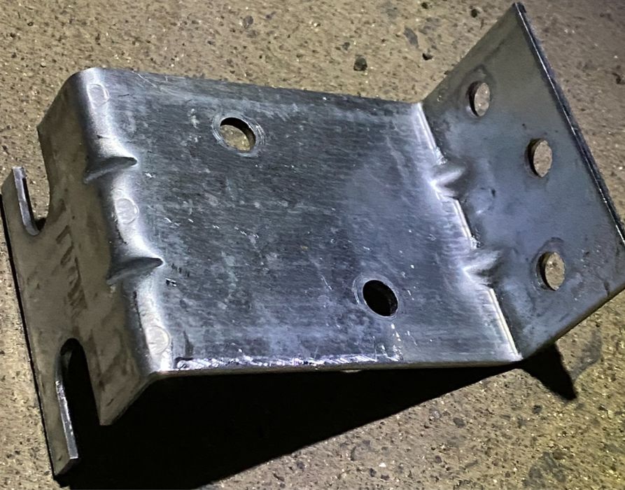 Coltare metal si elemente îmbinare lemn