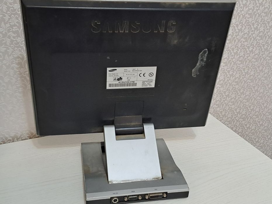 Монитор Samsung 4:3