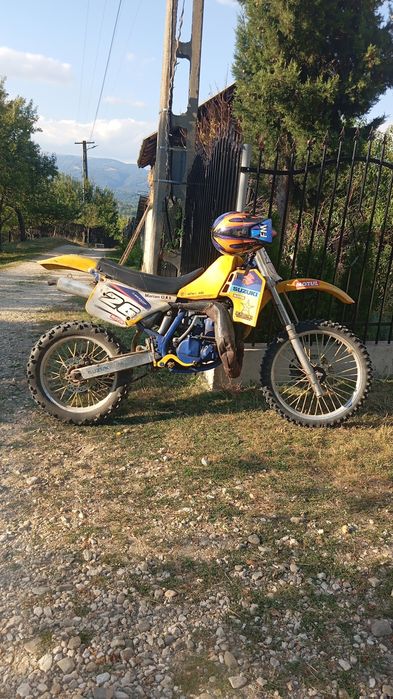 Vând cross Suzuki RM 250 2t Powervalve perfect funcțional