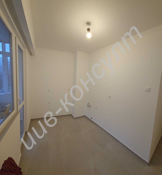 Тристаен апартамент в саниран блок, широк център гр. Велико Търново