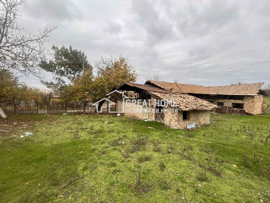 Къща в Търговище, област-с.Руец площ 200 цена 100000