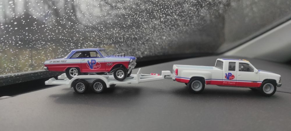 Метални модели различни мащаби