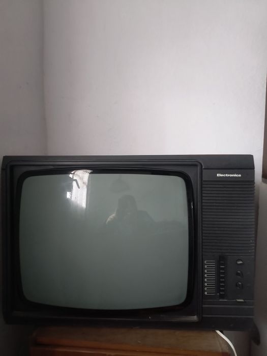 Televizor alb/negru funcțional