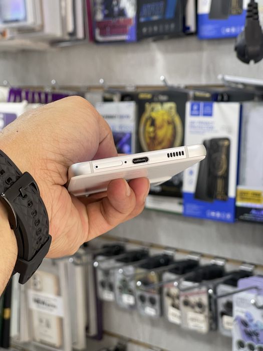 Samsung s21 fe 5G 128 xotira arzoooom