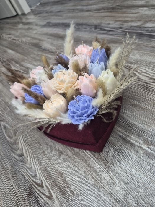 Арома свечи в букетной компазиции