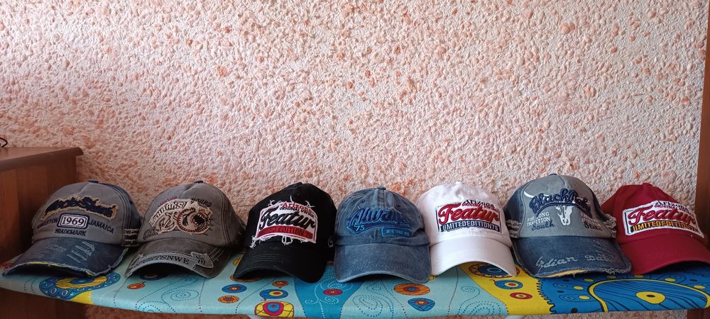 Бейсболки новые с надписями