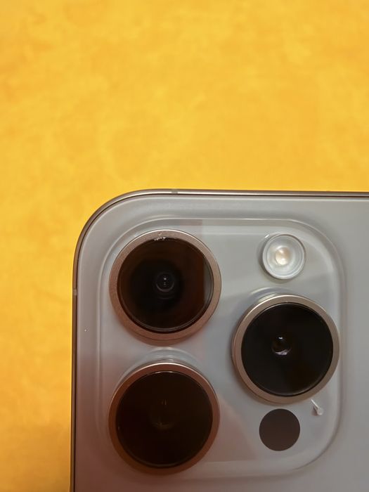 Iphone 15 Pro 256 mb с гаранция.