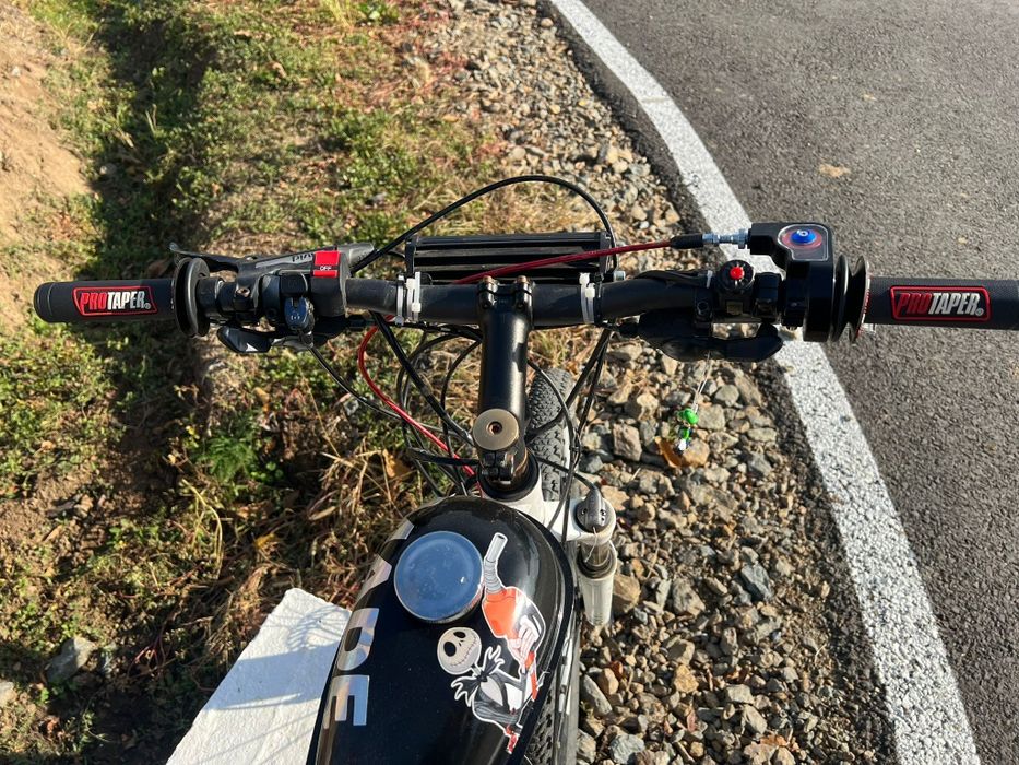 Vând bicicleta cu motor 80cc