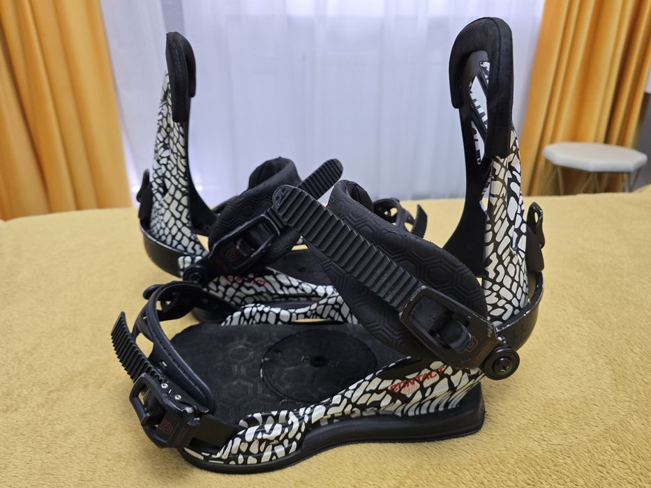 Legaturi snowboard Union Contact Pro