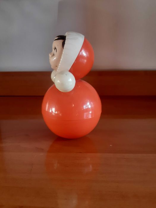 Неваляшка- руска кукла, ретро