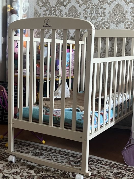 Продам детскую кроватку