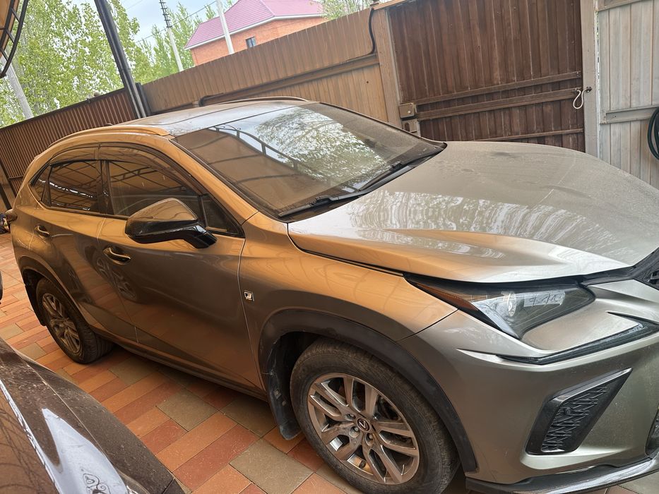 Продам Lexus NX300