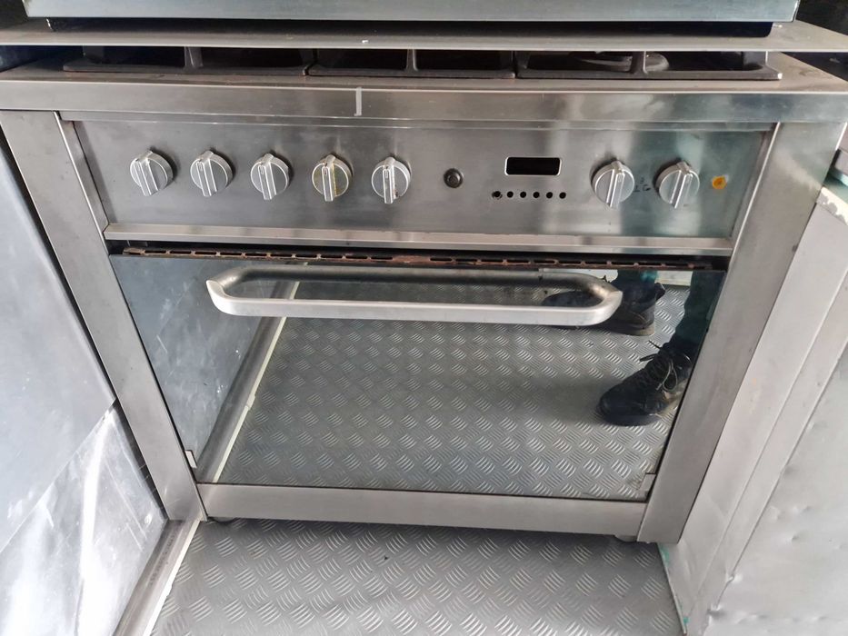 ПРОДАВАМ!!! Мобилна кухня/ Търговски кемпер